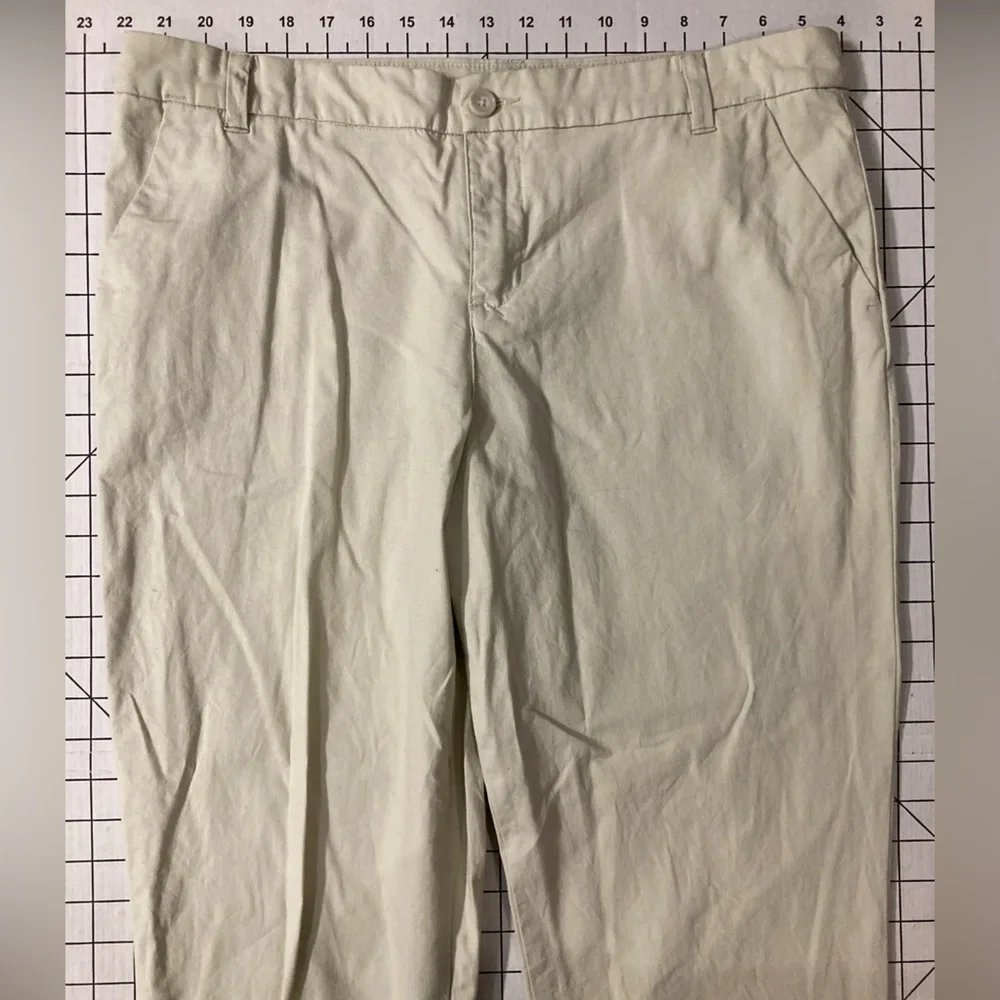 Patagonia Women’s Size 12 Cream‎ Khaki Pants